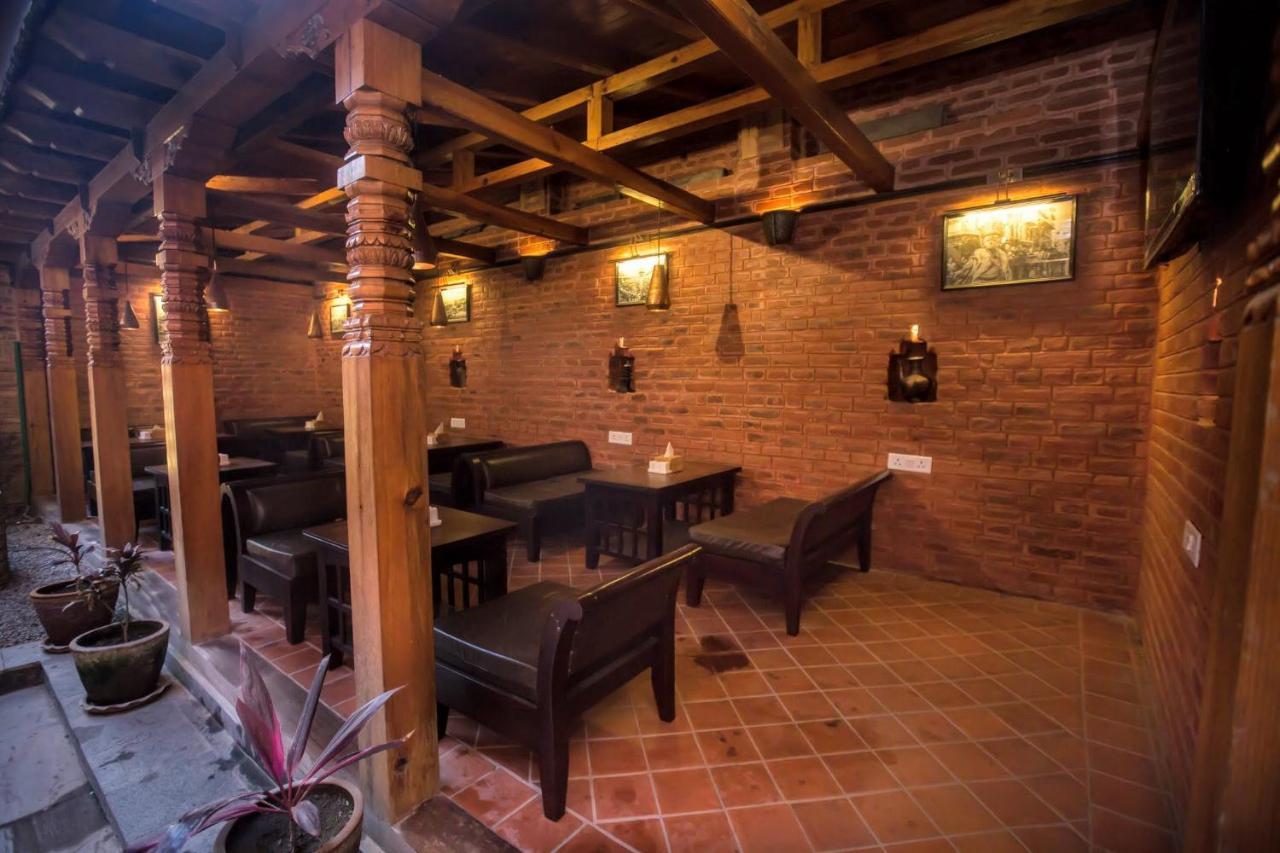 Hotel Baha Restaurant And Cafe Bhatgoan Exteriér fotografie